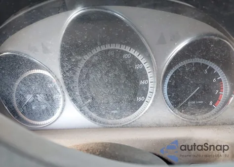 2011 Mercedes-Benz C 300 Luxury/Sport z USA, uszkodzony, nr VIN WDDGF5EB1BF632452